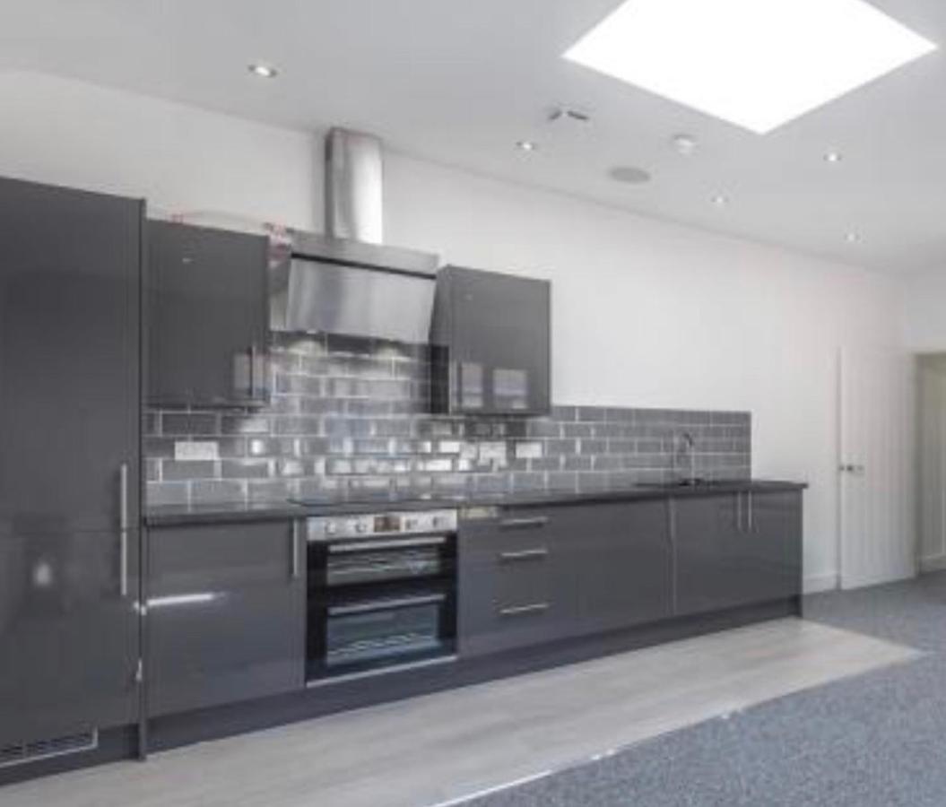 Premium Apartments Thatcham Broadway Exteriör bild
