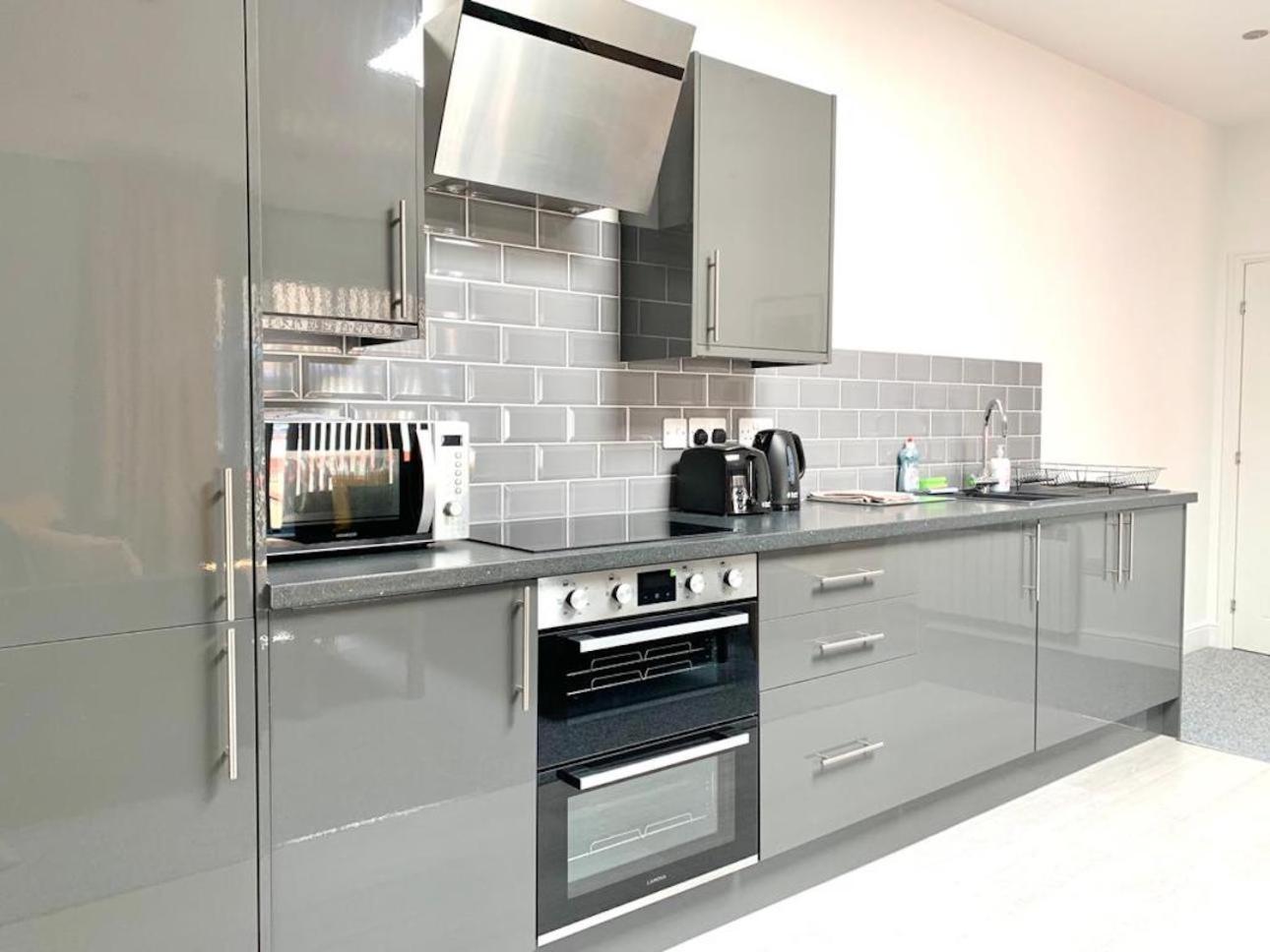 Premium Apartments Thatcham Broadway Exteriör bild